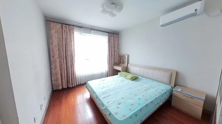 Paulina Garden Court - View 2