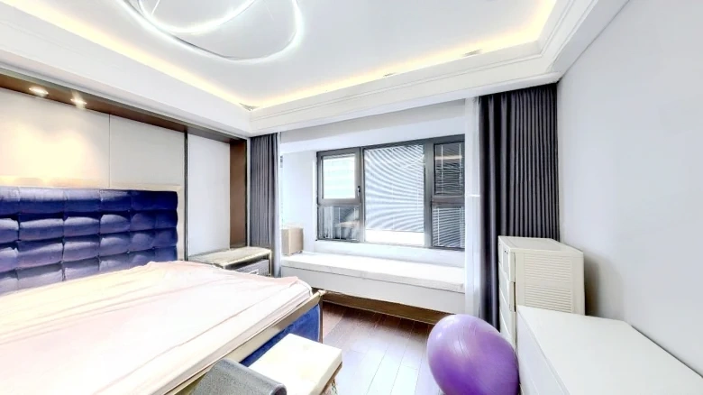 Swan Castle Garden - View 3