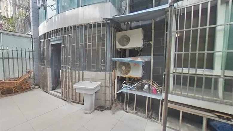 Dragon Might Tea Courtyard - View 8