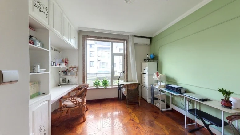 Poly Linden Language District B - View 2