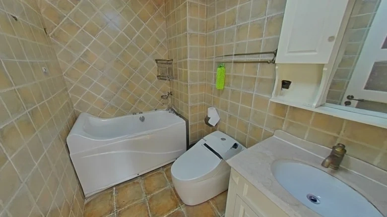 Clover Apartment - View 13