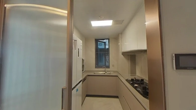 Green城Huaron ConstructionDawn Moon Reflecting Verdanteliness The translation of place or property names often retains some elements in their original form due to lack of direct equivalents or established translations. Therefore, - View 7