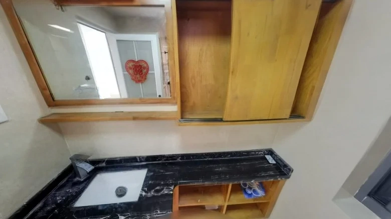 Jade Lake Manor Courtyard - View 6