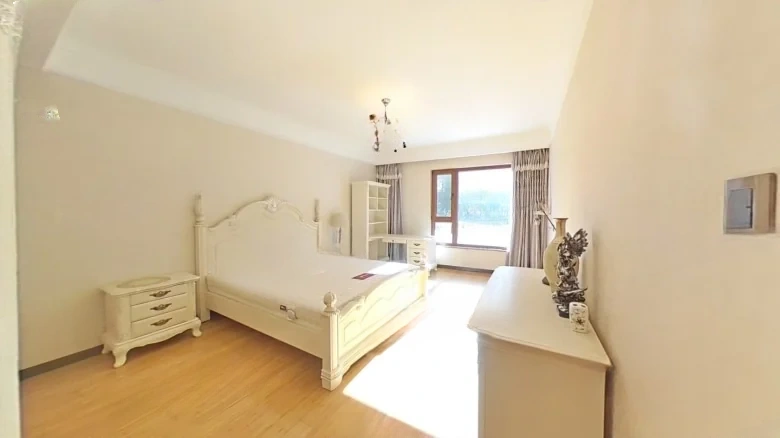 Central Building E Zone - View 3