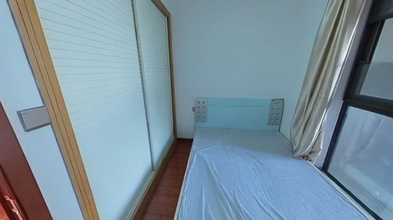 Lemon Waterfront Spring Plaza - View 3