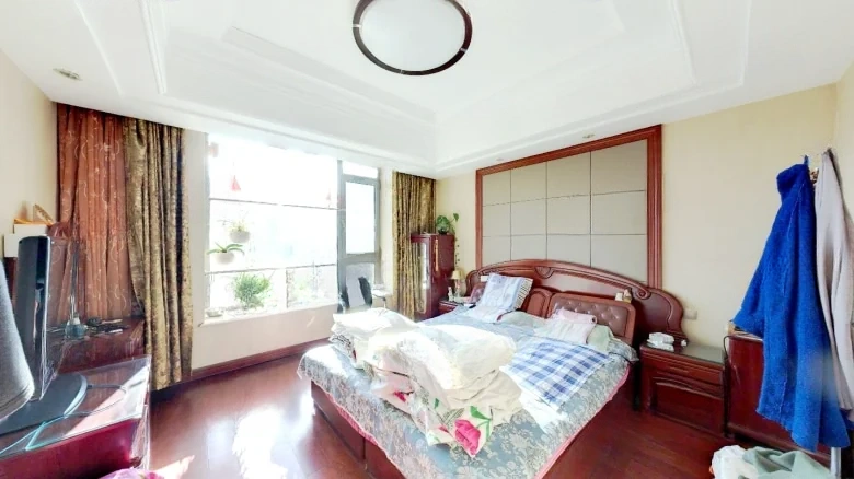 Elegant Ode Residence - View 2