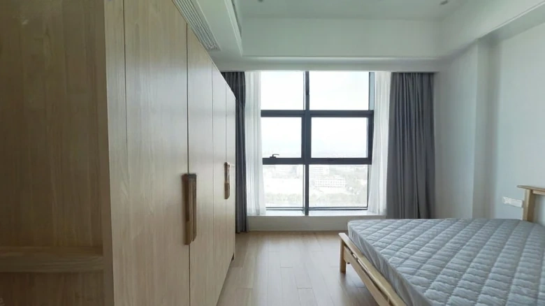 Hongrun Tower - View 2