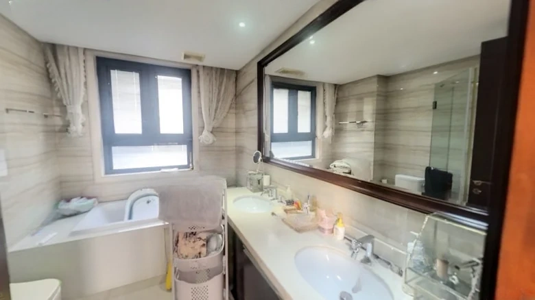 Round Fusion Plaza Residences - View 11