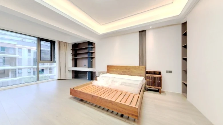 Signatura Lakefront Left Bank - View 2