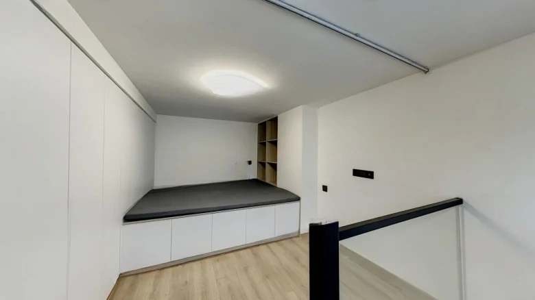 Zhuoyue Zhonghuan - View 3