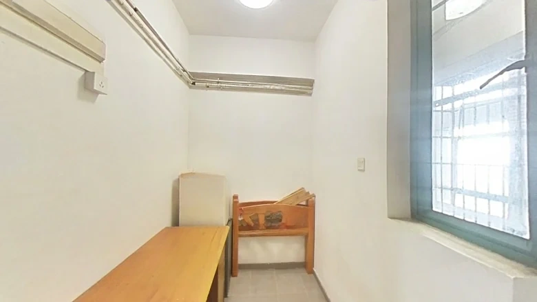 Eccentric Bay - View 14