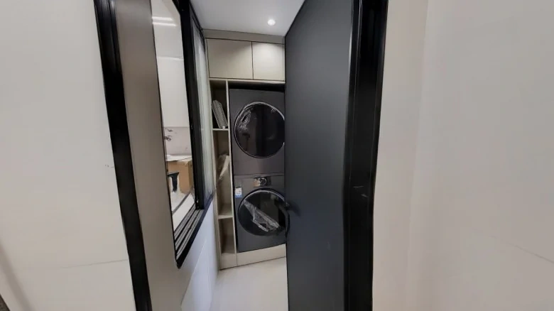 Honored Waves Eastward Gaze - View 11