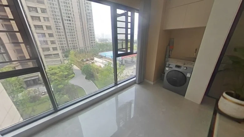 Liangjiang Li Cheng Lake Spring Residence - View 12