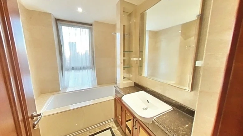 Elegant Ode Residence - View 11