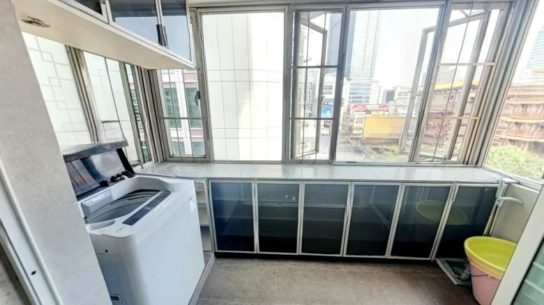 Silver Lake Tower - View 10