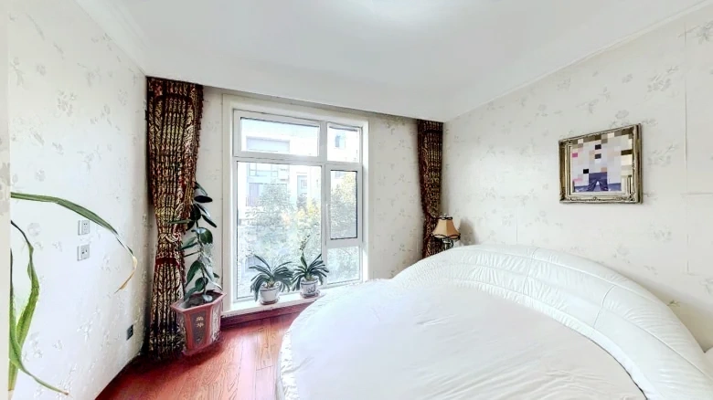 Poly Linden Language District B - View 2