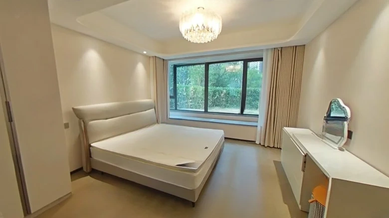 Lakeside Heaven Elegance - View 3