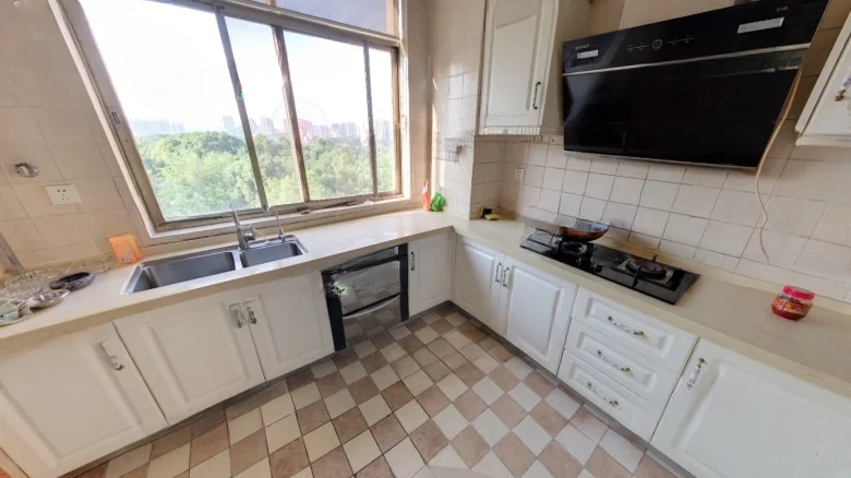 Golden Beverly - View 12