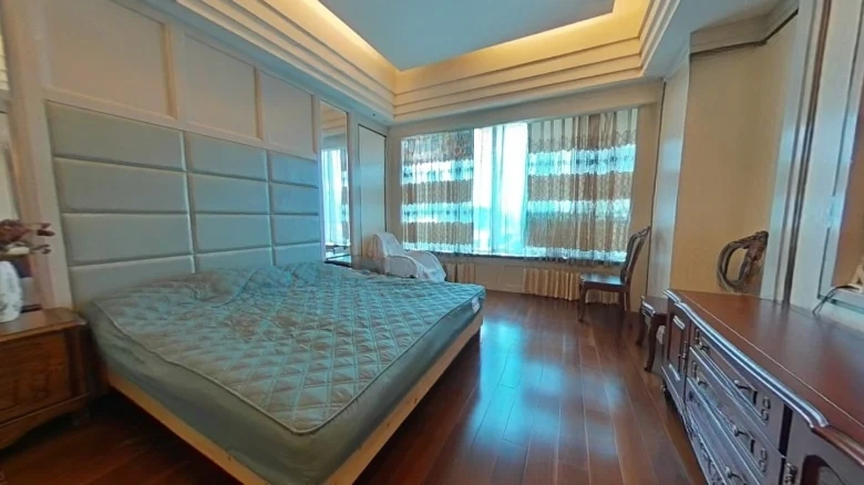 Eastern Emperor Delight - View 3