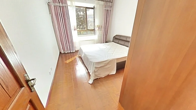 Dragon Pond Manor - View 2