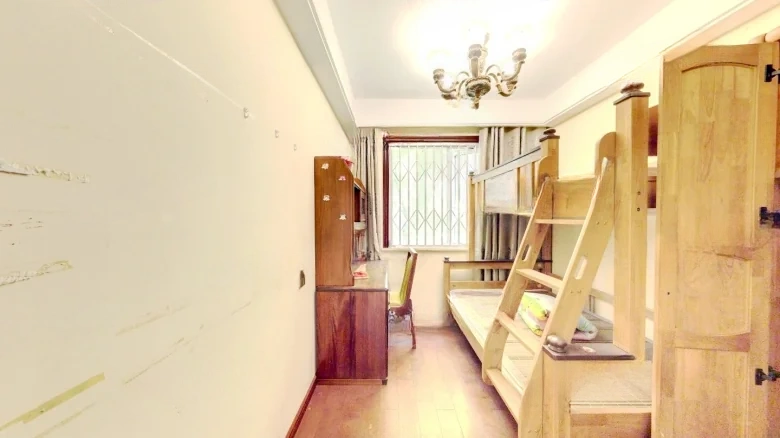 Purple Gold East Domain - View 4