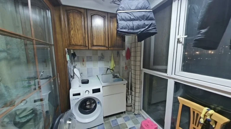 Elegant Garden Residence - View 15