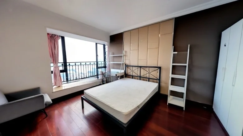 Roman Home Garden - View 3