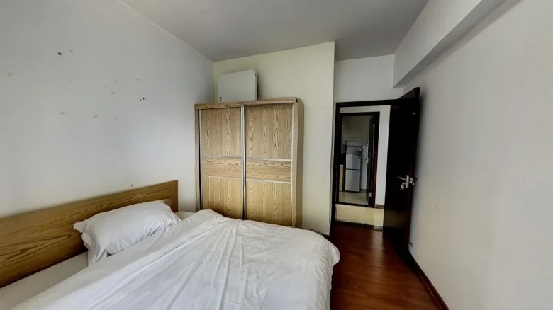 Pazhou Xin Village Apartments - View 1