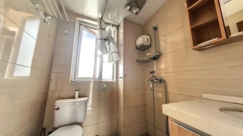 Contemporary Hampton Town - View 8