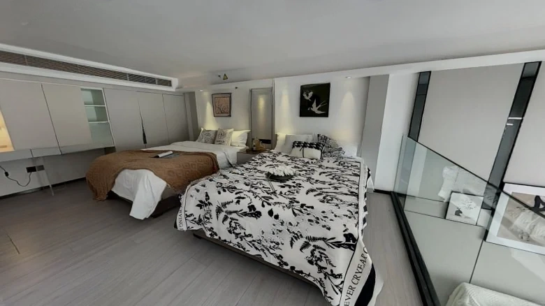 Aurora City Plaza - View 3