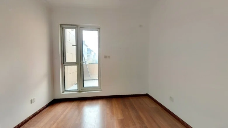 Silver Rich Tang District Rose Garden - View 2