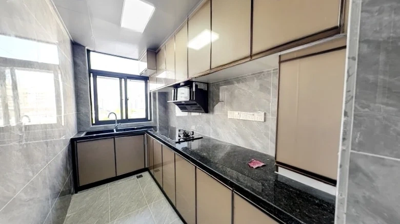 Golden List Tower Complex - View 7