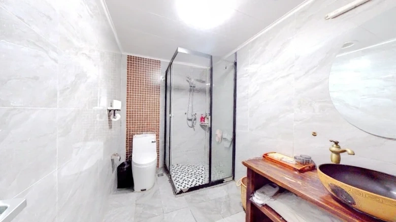 Northeast Street - View 20