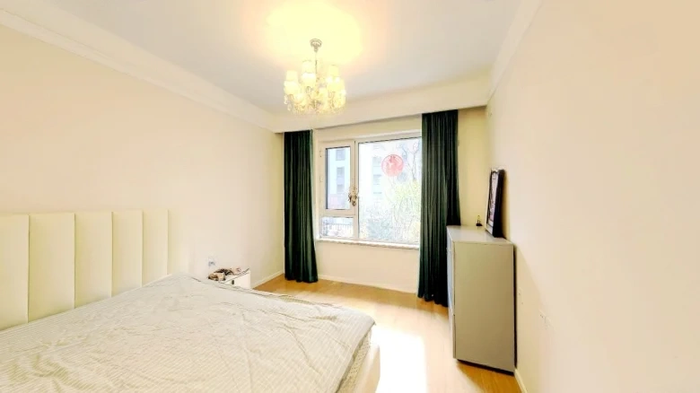 Banff Garden - View 4