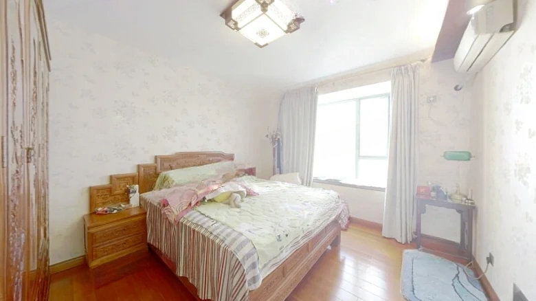 State Trade Gold Coast Beach - View 2