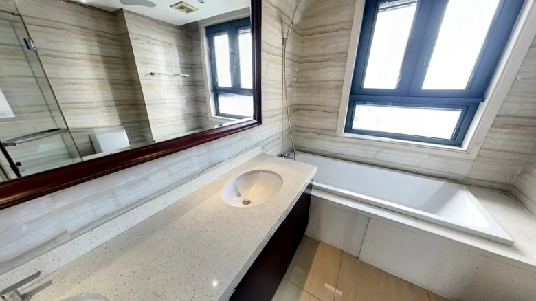 Round Fusion Plaza Residences - View 11