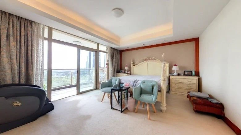 Zhongyin Crown International - View 2