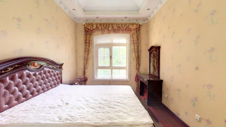 Ahquedain Manor - View 3