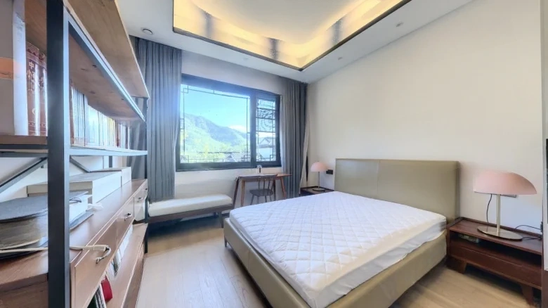 Ink Stream Lake - View 3