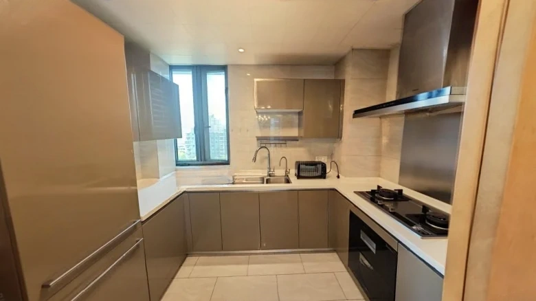 Everyone's Emerald City Golden Phoenix Mansion - View 8