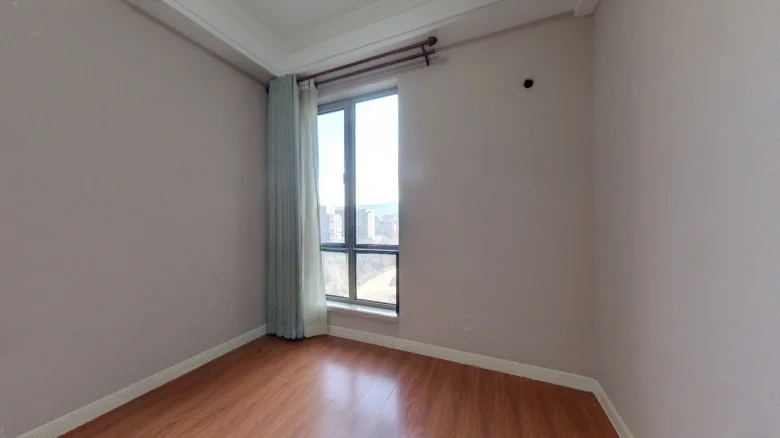 Clear Wind Riverbank - View 2