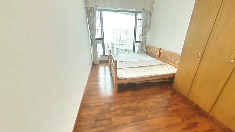 Eccentric Bay - View 3