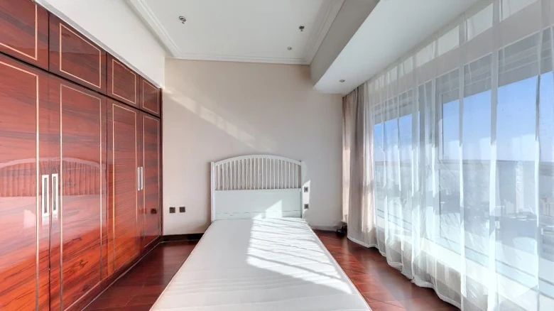 New World Famous Convergence - View 3