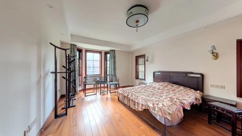 Lavender Summit Manor - View 3