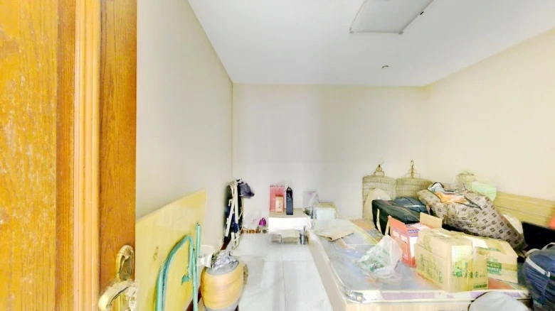 Sunrise Era Maple Oak Residence - View 3