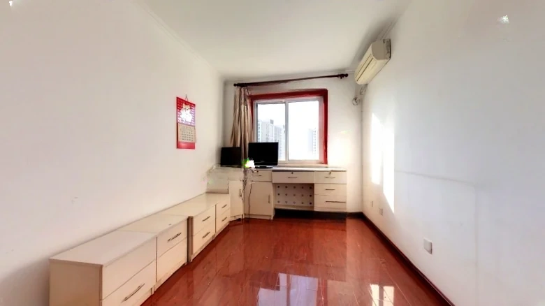 Construction Home Garden - View 2