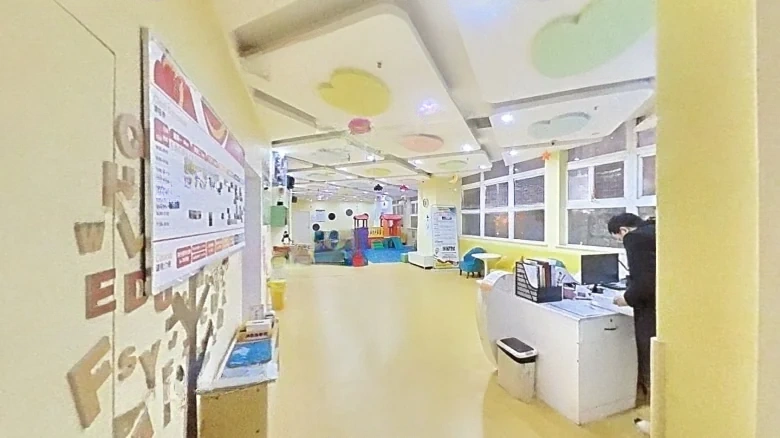 Lily Flower Apartment - View 9