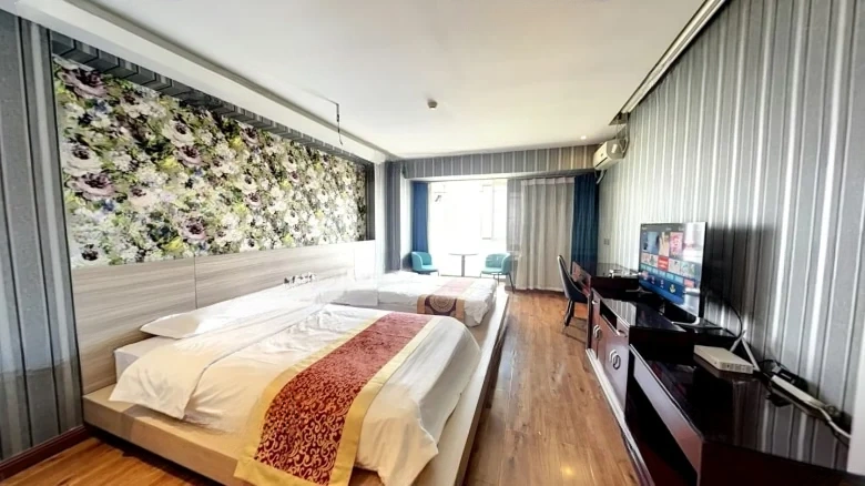 Pujia Vanke Purple Platform - View 1