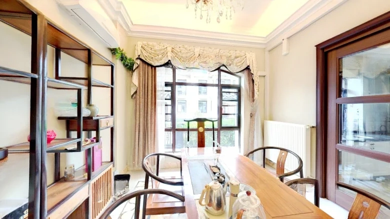 Kingbird Nantong Economic and Technological Development Zone碧桂園 can be translated as Kingbird, which is often used for the company name in English. The location description - View 6