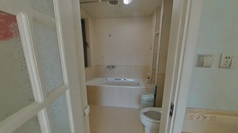 Luhua Crystal Bay Villas - View 8